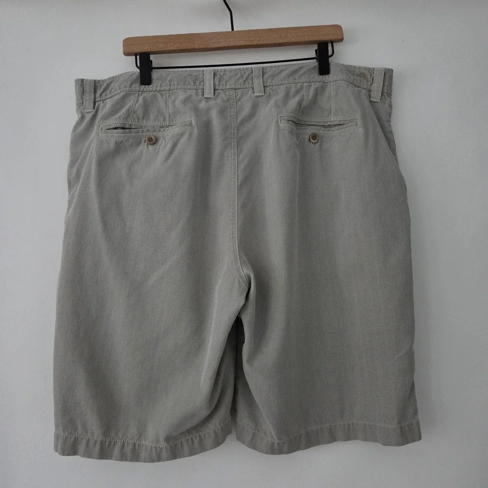 Tommy Bahama‎ Shorts Grey Silk Cotton Casual Mens Size 40